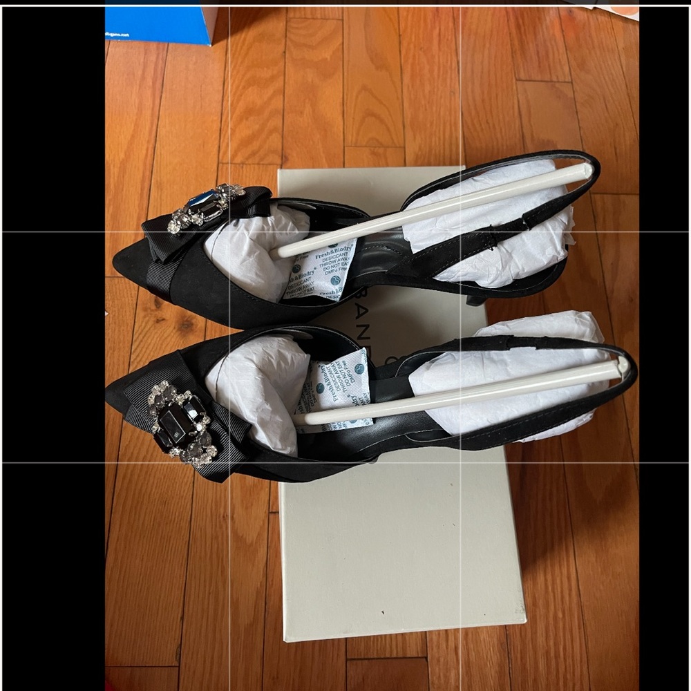 SHOES - Picture 2 of 4